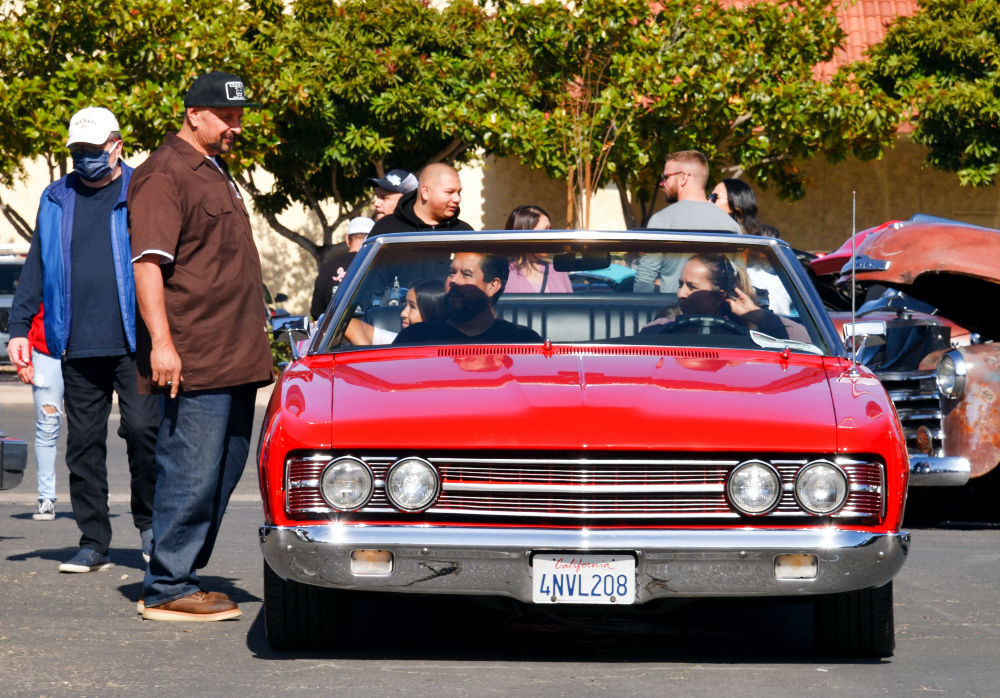 110621-smt-news-sm-car-show-011